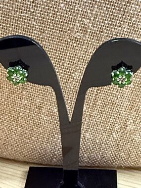 Green Crystal Flower Stud Earrings - Unbranded sterling 925